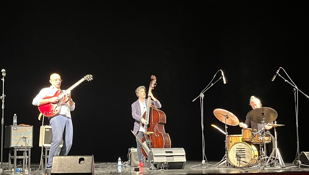Across the universe, Beatles in jazz!