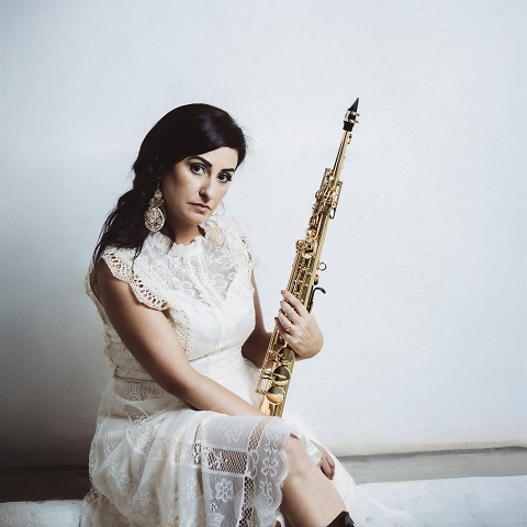 Laura J Marras